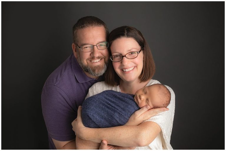 Mom and dad with new baby in photography session in Sierra Vista Arizona. 