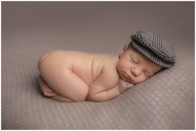 Newborn posed picture in Sierra Vista Arizona.